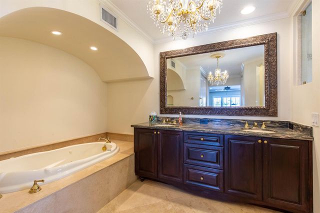 529 Pelican Way, Delray Beach, FL 33483
