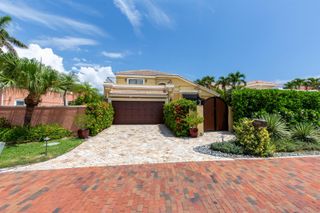 529 Pelican Way, Delray Beach, FL 33483