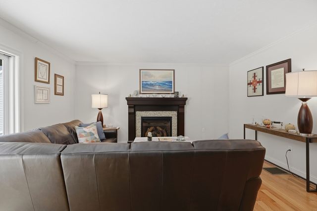 21 Cranbrook Drive, Holden, MA 01520