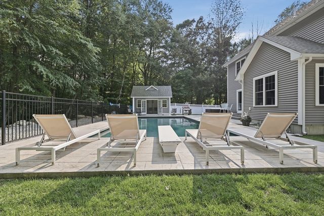 21 Cranbrook Drive, Holden, MA 01520