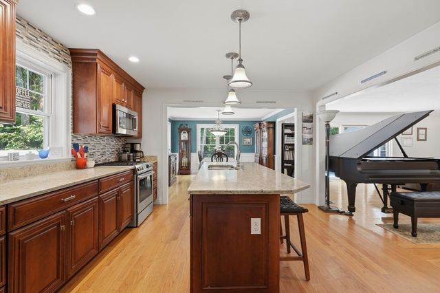 21 Cranbrook Drive, Holden, MA 01520