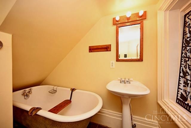 4236 Brookside Avenue, Cincinnati, OH 45223