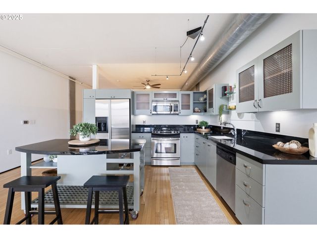 333 Nw 9TH Ave 1217, Portland, OR 97209