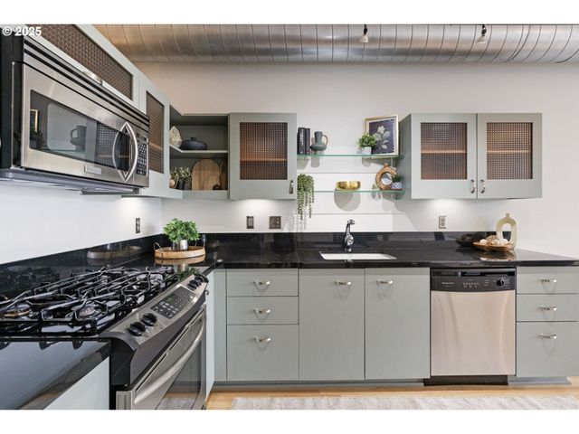 333 Nw 9TH Ave 1217, Portland, OR 97209