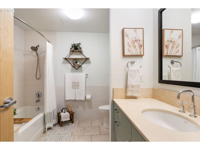 333 Nw 9TH Ave 1217, Portland, OR 97209