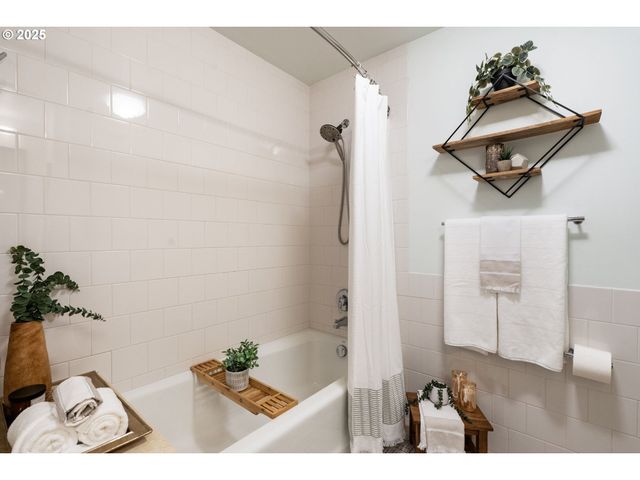 333 Nw 9TH Ave 1217, Portland, OR 97209