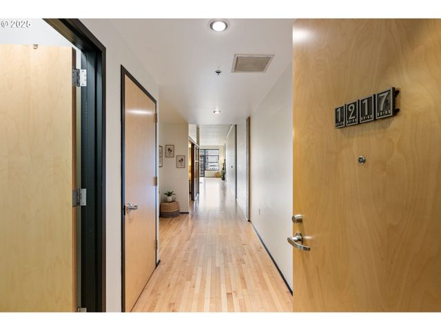 333 Nw 9TH Ave 1217, Portland, OR 97209