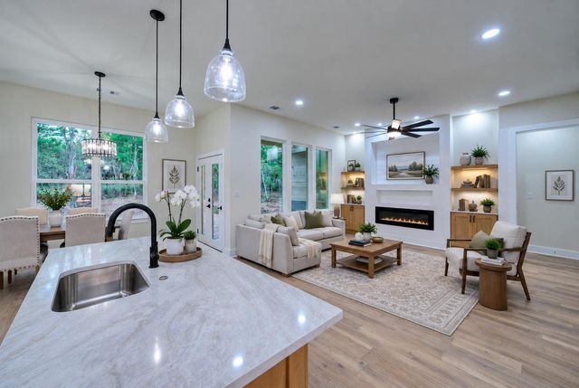150 Waimanalo LN, Bastrop, TX 78602