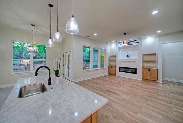 150 Waimanalo LN, Bastrop, TX 78602