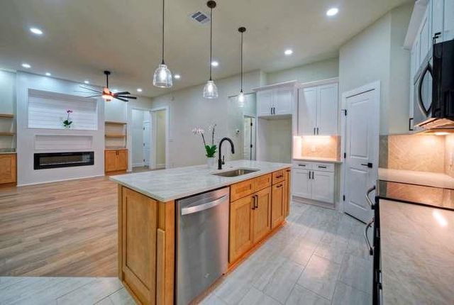 150 Waimanalo LN, Bastrop, TX 78602