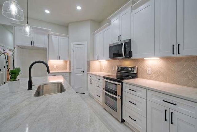 150 Waimanalo LN, Bastrop, TX 78602