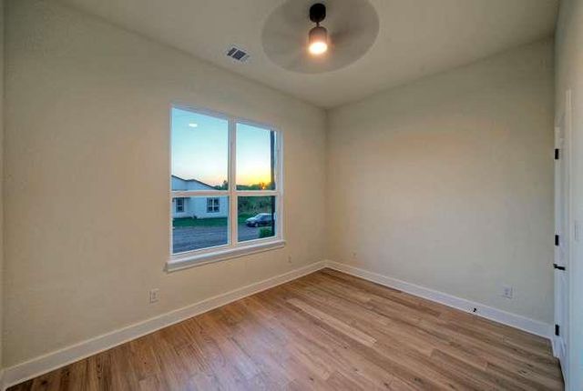 150 Waimanalo LN, Bastrop, TX 78602