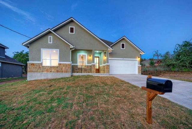 150 Waimanalo LN, Bastrop, TX 78602