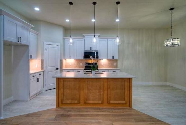 150 Waimanalo LN, Bastrop, TX 78602