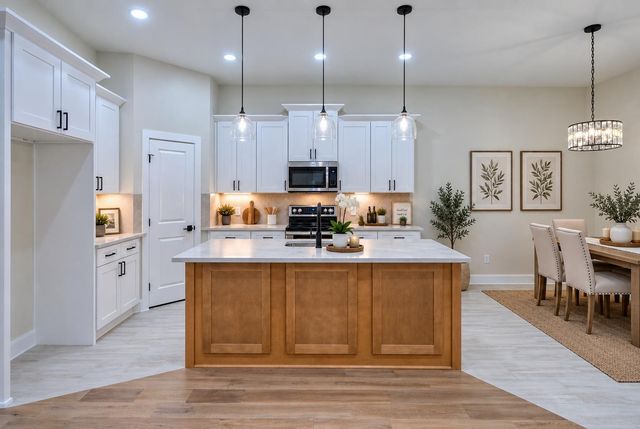 150 Waimanalo LN, Bastrop, TX 78602