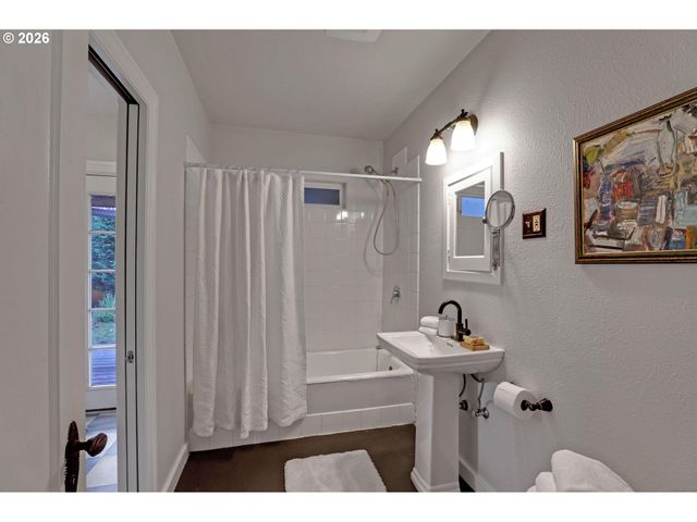 6425 Ne 35TH Ave, Portland, OR 97211