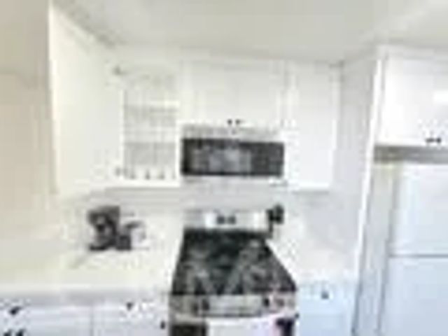 10920 S Inglewood Avenue, Inglewood, CA 90304