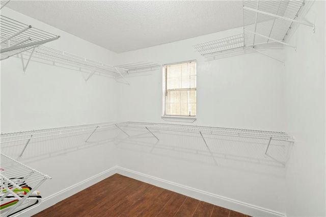 135 Creekview Dr, Newnan, GA 30263