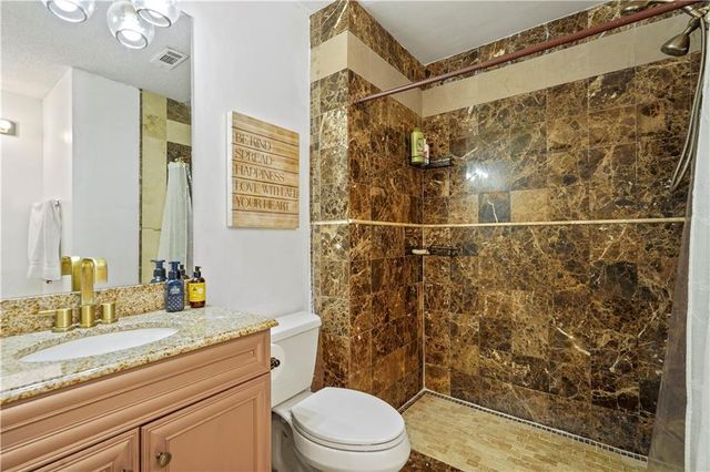 135 Creekview Dr, Newnan, GA 30263