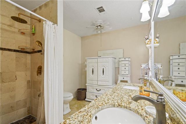 135 Creekview Dr, Newnan, GA 30263