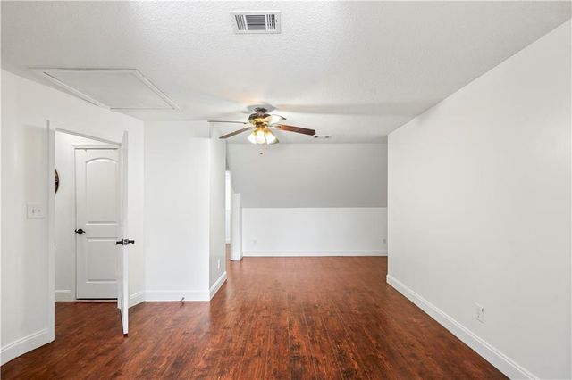 135 Creekview Dr, Newnan, GA 30263