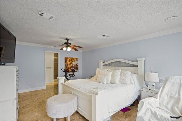 135 Creekview Dr, Newnan, GA 30263