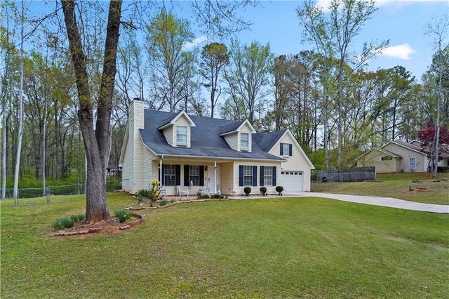 135 Creekview Dr, Newnan, GA 30263