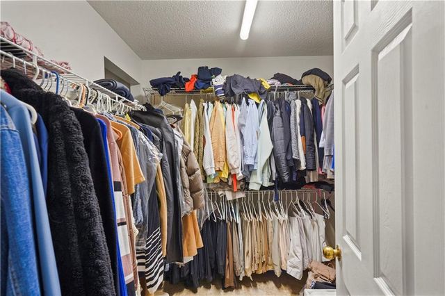 135 Creekview Dr, Newnan, GA 30263