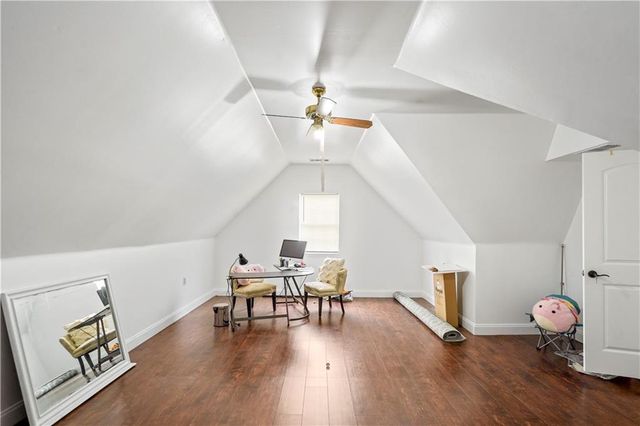 135 Creekview Dr, Newnan, GA 30263