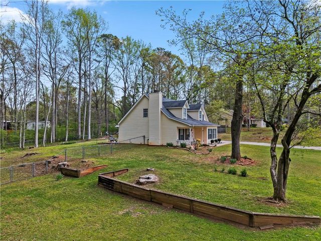 135 Creekview Dr, Newnan, GA 30263