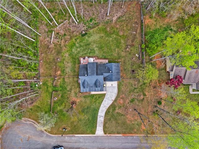 135 Creekview Dr, Newnan, GA 30263