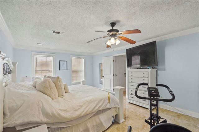 135 Creekview Dr, Newnan, GA 30263