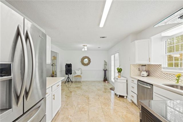 135 Creekview Dr, Newnan, GA 30263