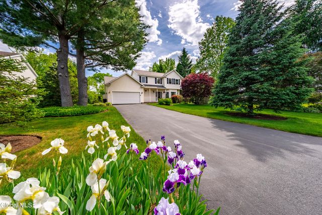 22 Blue Jay Way, Clifton Park, NY 12148