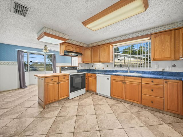 5042 SPIRIT LAKE ROAD, Winter Haven, FL 33880