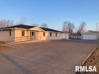 2324 W 63RD Street, Davenport, IA 52806