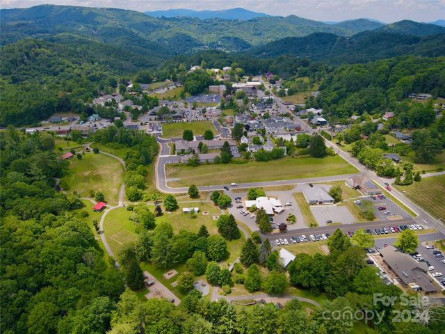 109 Puddingstone Parkway 23, Banner Elk, NC 28604