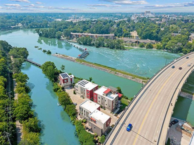 1141 E BANTA COURT, Appleton, WI 54915