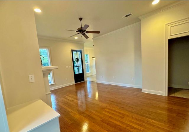 26 Bridgefield Ct., Hattiesburg, MS 39402