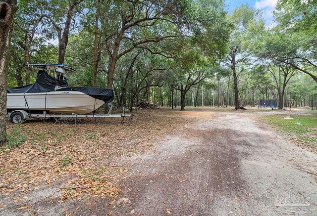 8004 Delta Dr, Milton, FL 32583