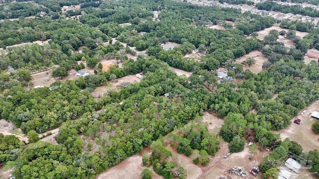 8004 Delta Dr, Milton, FL 32583