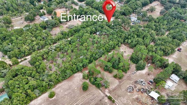 8004 Delta Dr, Milton, FL 32583