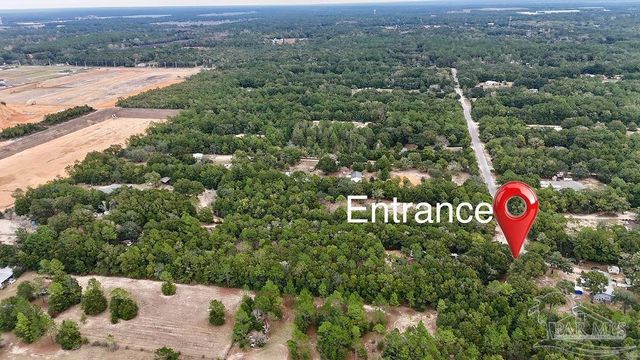 8004 Delta Dr, Milton, FL 32583