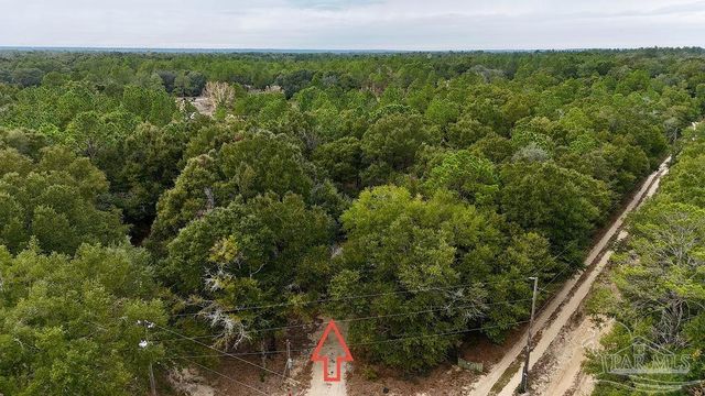 8004 Delta Dr, Milton, FL 32583