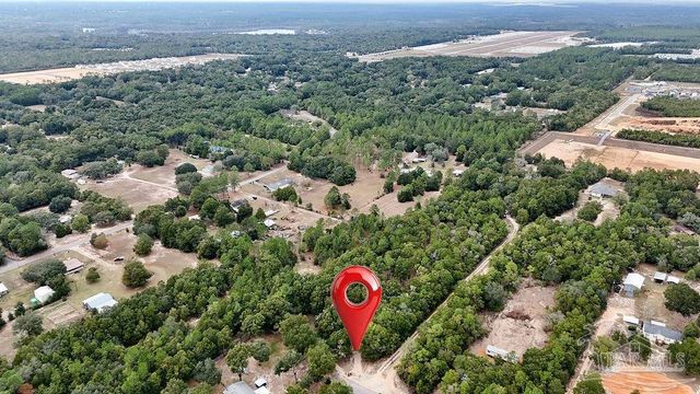 8004 Delta Dr, Milton, FL 32583