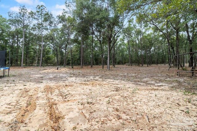 8004 Delta Dr, Milton, FL 32583