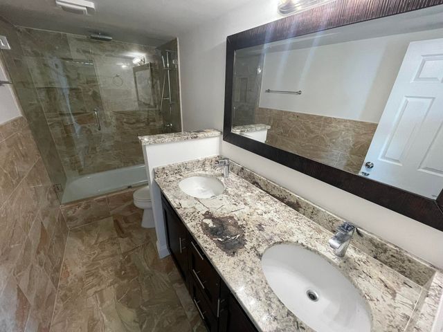 5200 N Flagler Drive 2004, West Palm Beach, FL 33407