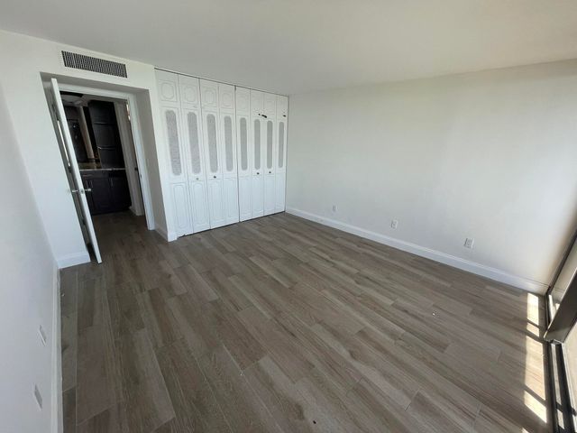 5200 N Flagler Drive 2004, West Palm Beach, FL 33407