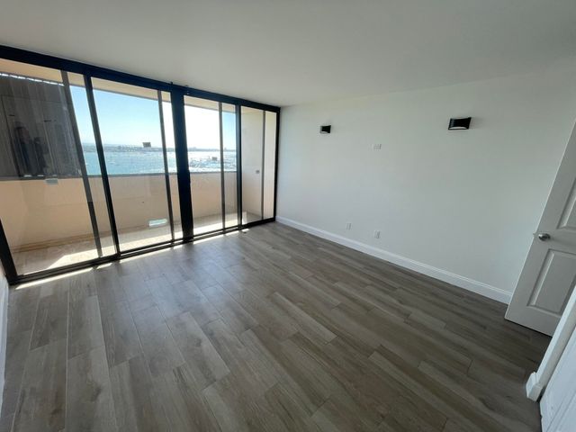 5200 N Flagler Drive 2004, West Palm Beach, FL 33407