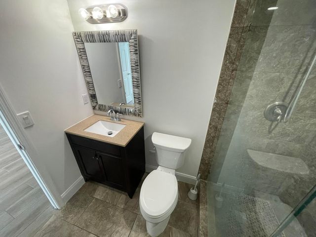 5200 N Flagler Drive 2004, West Palm Beach, FL 33407